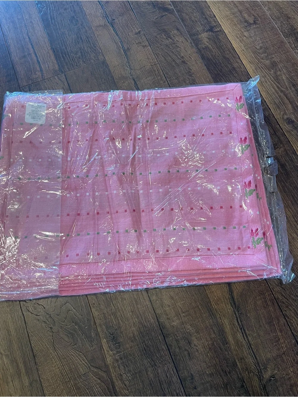 NWT Set of 6 Pink Tulip Embroidered Placements Rare